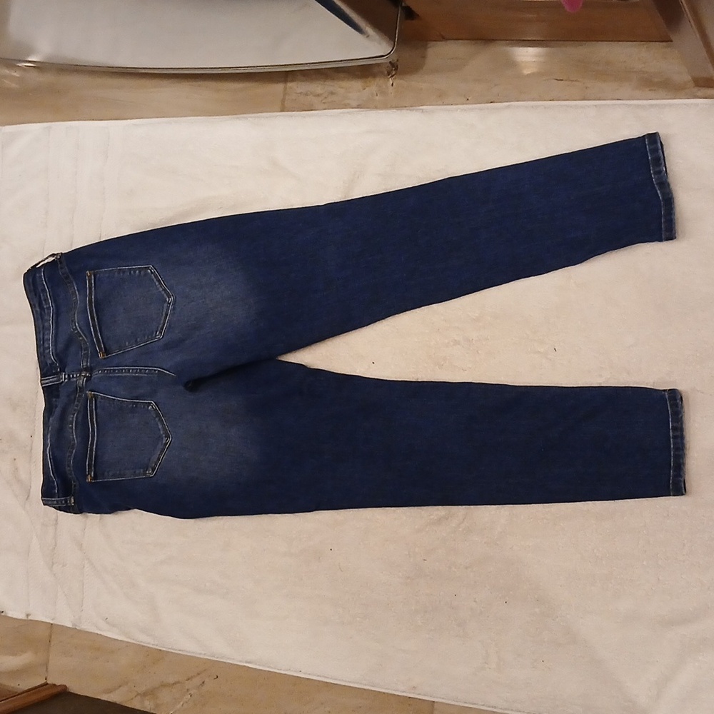 Universal Thread Mid Rise Skinny Jeans - Picture 3 of 3